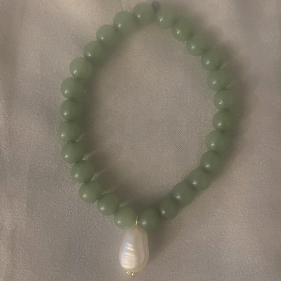 Beaded Stretch Bracelets Handmade 2 Green White NWT - Picture 6 of 8